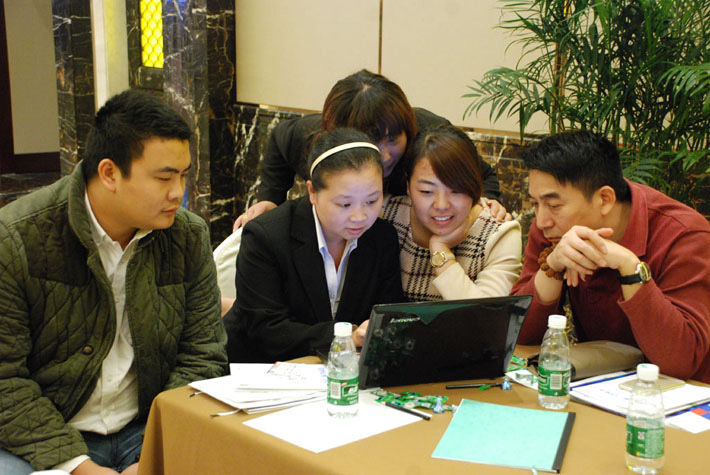 高瞻遠(yuǎn)矚，移攬?zhí)煜? 2014年百度移動推廣峰會會議報道